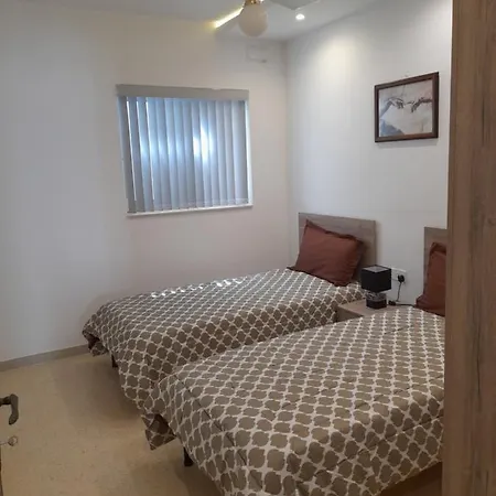 아파트 Nicely Furnished 2 Bedroom In Bugibba 세인트폴스베이