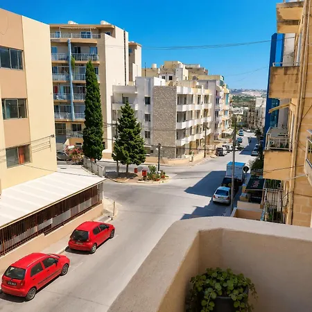 アパート Nicely Furnished 2 Bedroom In Bugibba *