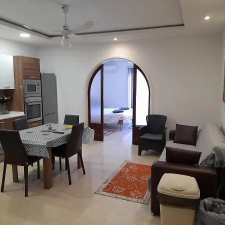 Nicely Furnished 2 Bedroom In Bugibba * Сент-Полс-Бей
